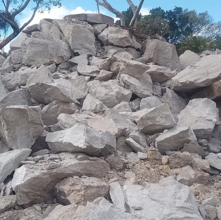 Blasted rock pile